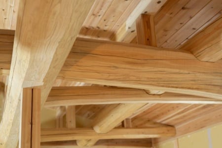 Les travaux bois qui valorisent votre patrimoine immobilier durablement